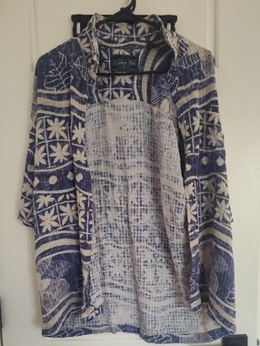Blue & White Floral-Print Casual Button-Down Shirt